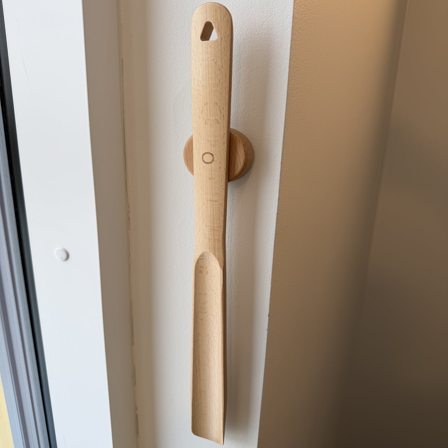 Kenkälusikka magneetilla