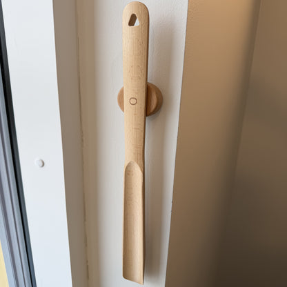 Kenkälusikka magneetilla